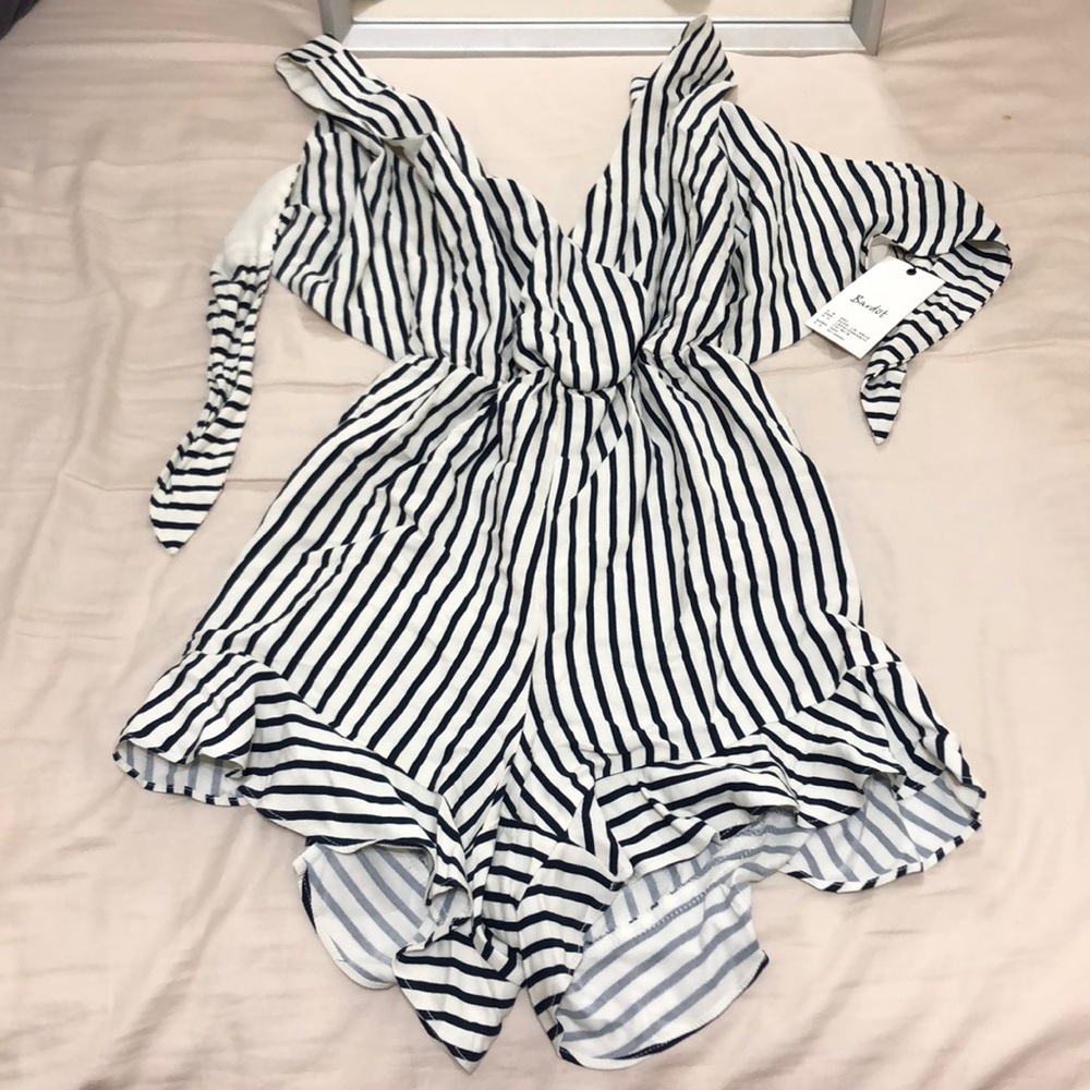 Beautiful romper!! Bought from winners!